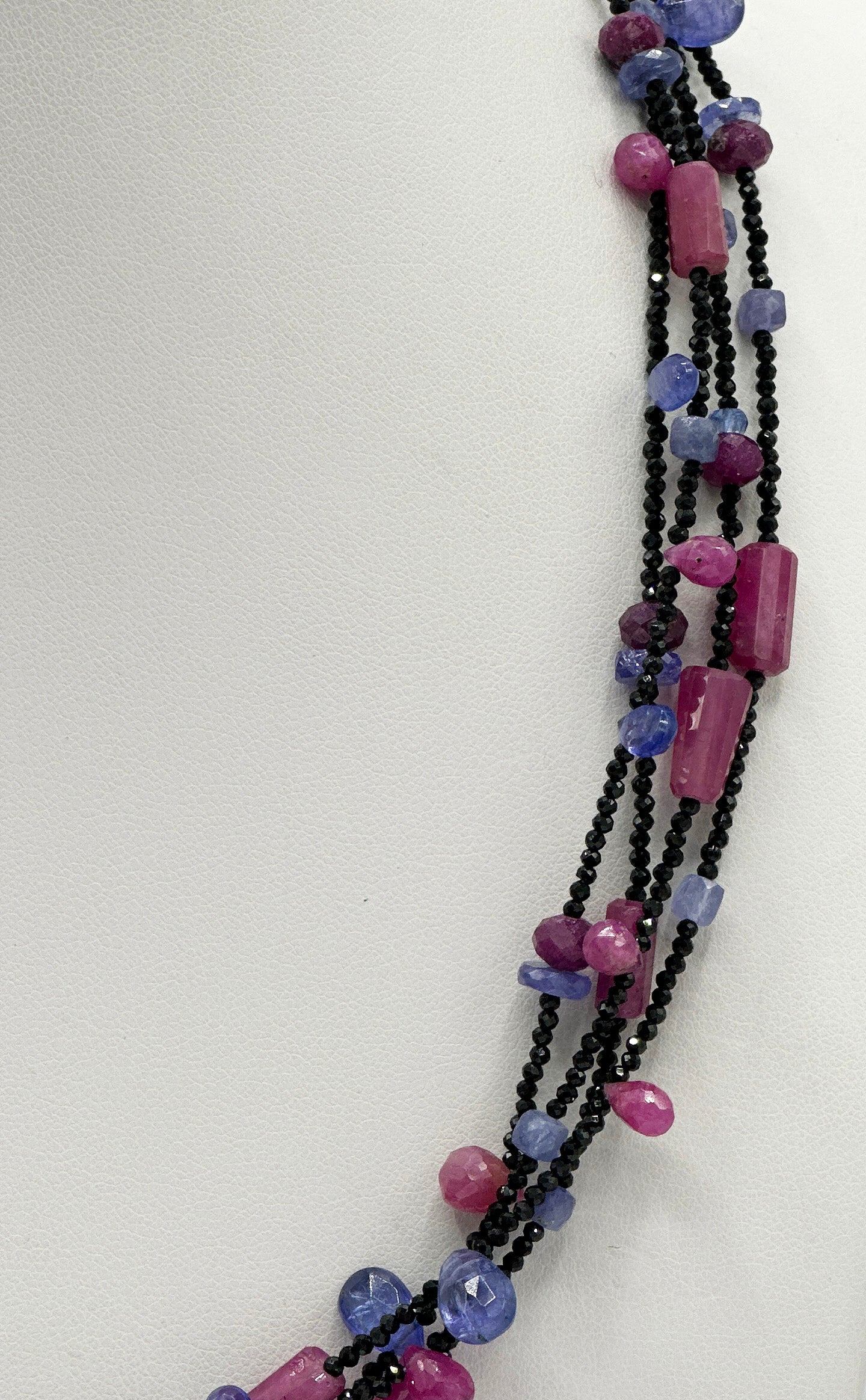 Mehrreihige Rubin & Tansanit Halskette