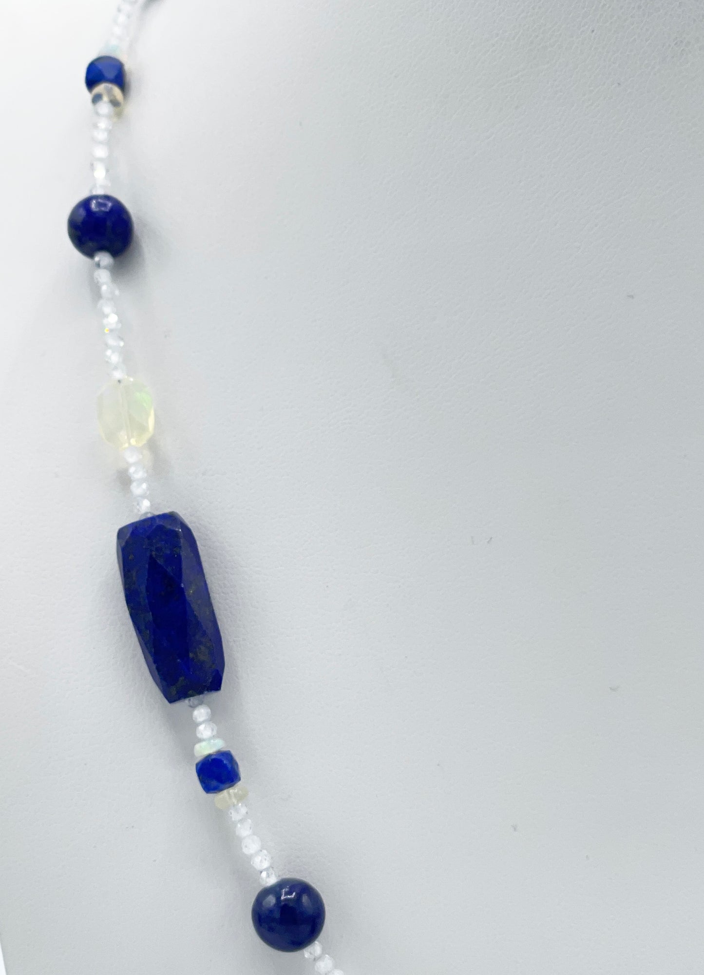 Lapislazuli mit Opal Halskette