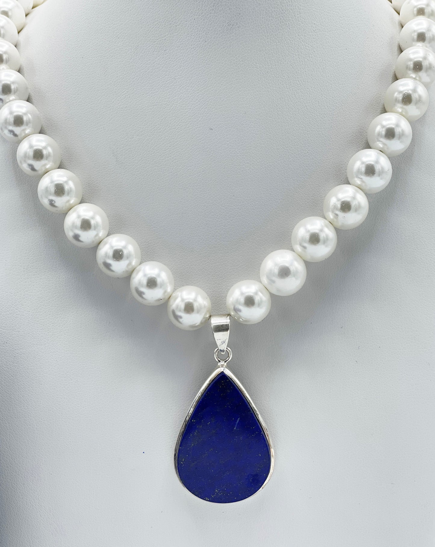 Lapislazuli Anhänger mit Shellperle Halskette