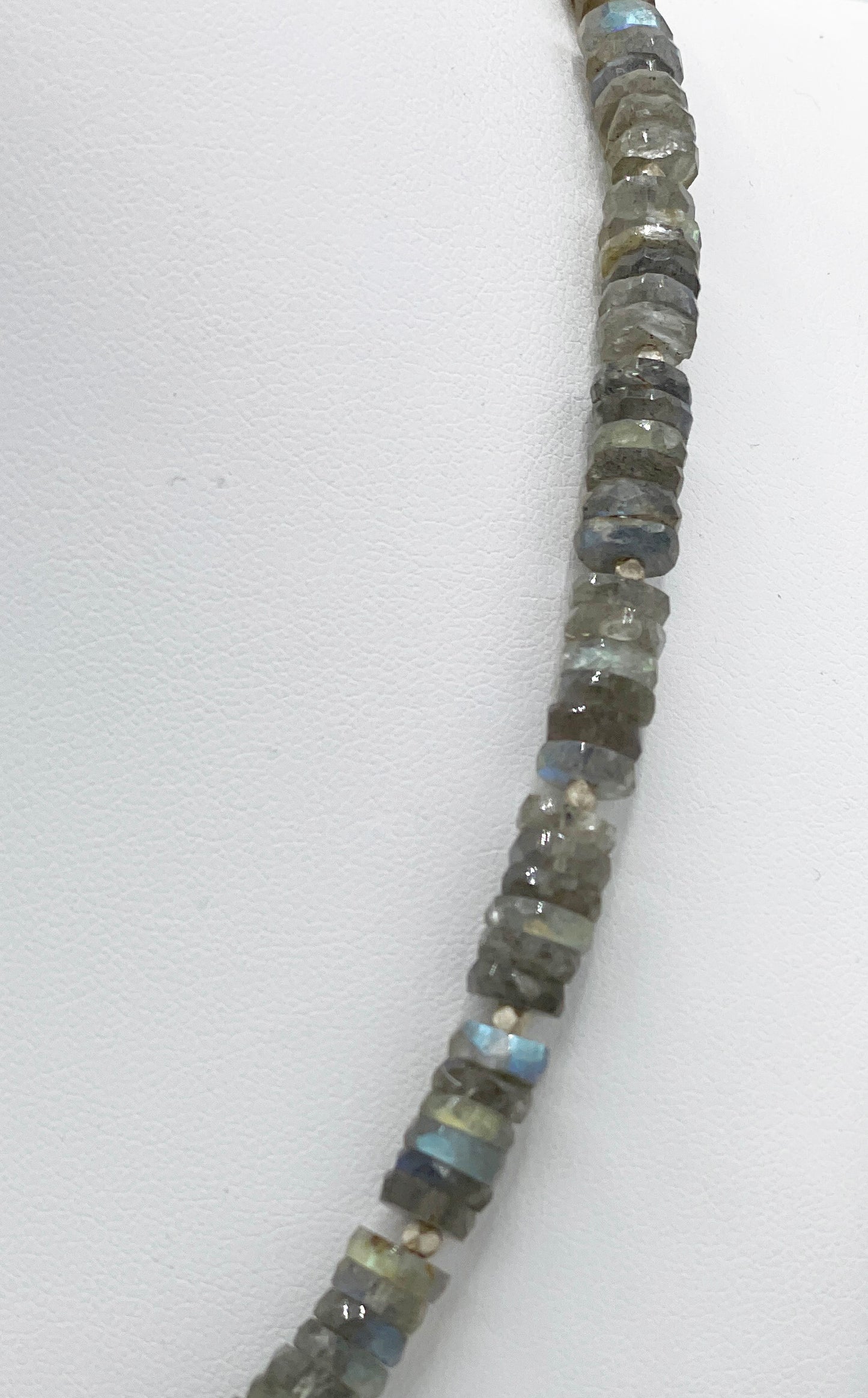 Labradorit Halskette mit Silber Zwischenteil